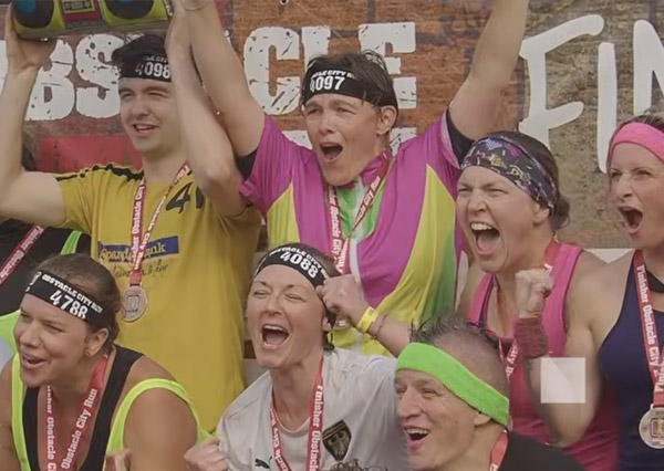Video über den Obstacle City Run Berlin 2026